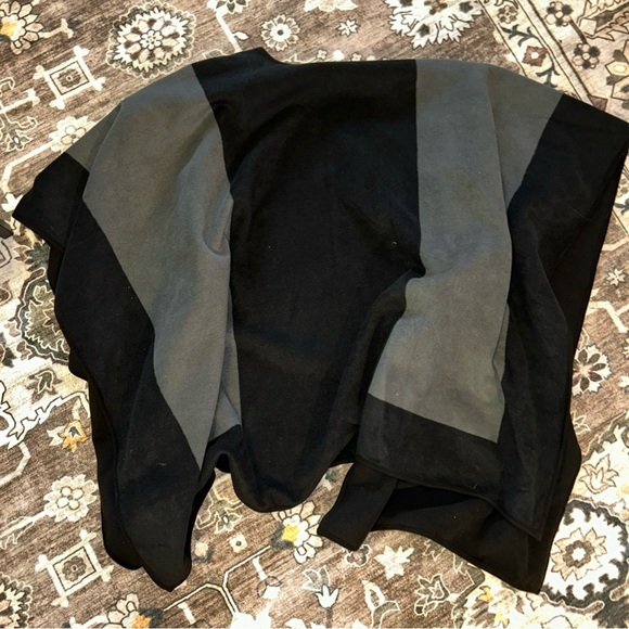 Woolrich Womens Black Gray Fleece Poncho Cape One Size - Picture 4 of 4